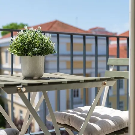 Charm By Lisbeyond Apartment *