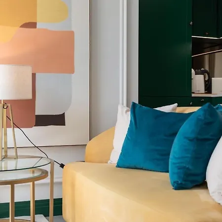 Charm By Lisbeyond Apartment